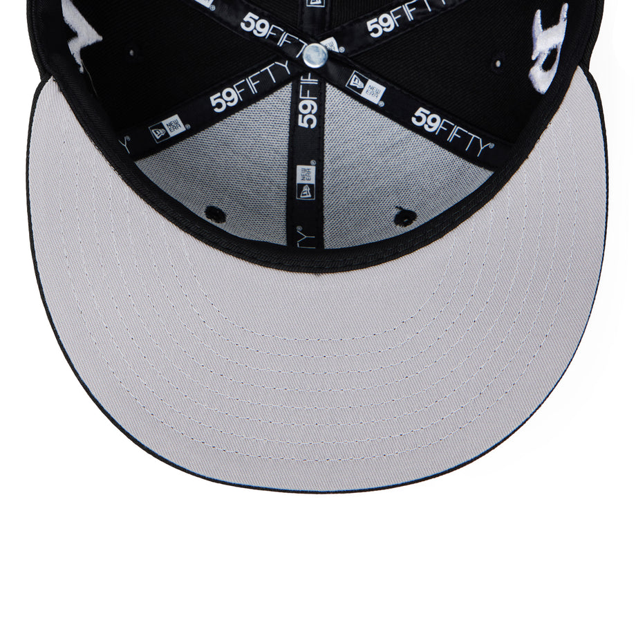 BORN X RAISED キャップ　白×黒 BORN X RAISED + RAIDERS CROWN FITTED HAT: BLACK – Born X Raised